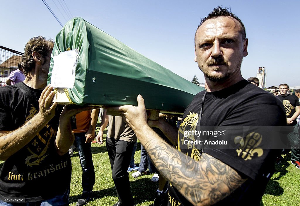 Bosnian bodies found in mass grave laid to rest