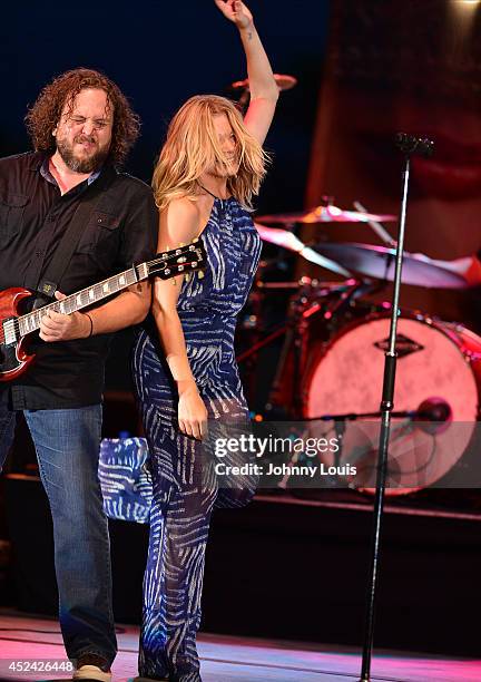 LeAnn Rimes performs at Mardi Gras Casino on July 19, 2014 in Hallandale, Florida.