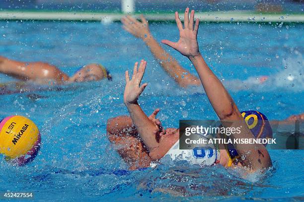 Spain's Ona Meseguer Flaque and Italy's Rosaria Aiello fight for the ball during the women's Water Polo European Championships match of Italy vs...