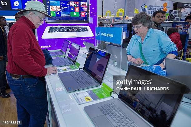 429 Dell Laptop Photos and Premium High Res Pictures - Getty Images