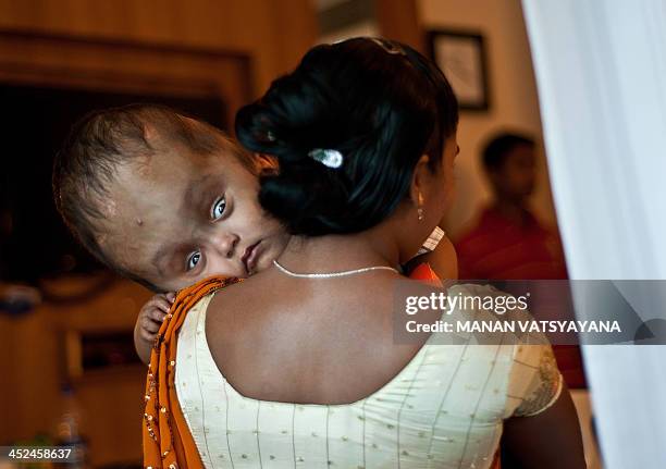 Baby Roona 127 Indian Roona Begum Stock Photos, High-Res Pictures, and Images ...
