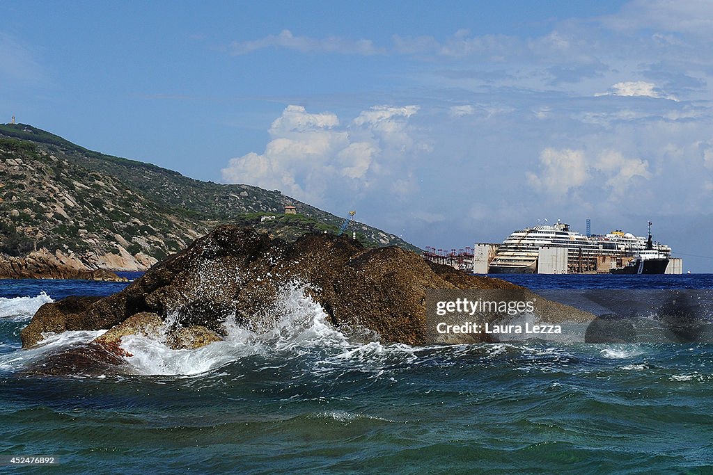 Work Continues On The Refloat Of The Costa Concordia