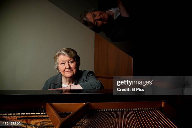Patricia Routley 141 Patricia Routledge Photos & High Res Pictures - Getty Images