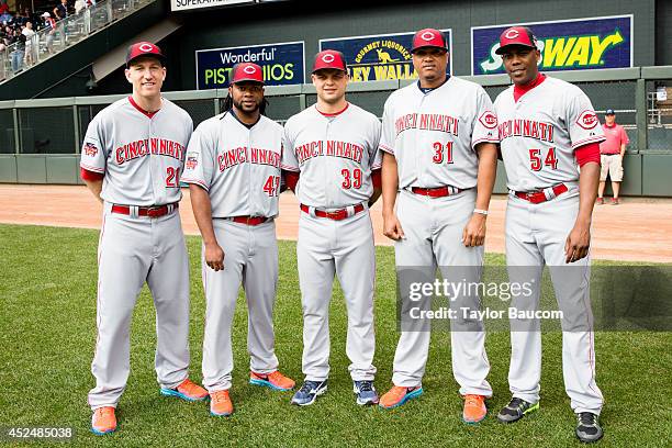 National League All-Stars Todd Frazier, Johnny Cueto, Devin Mesoraco, Alfredo Simon and Aroldis Chapman of the Cincinnati Reds pose for picture after...