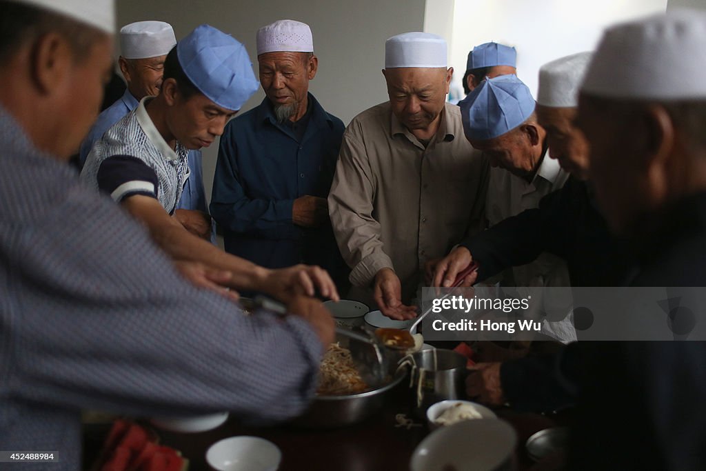 China's Muslim's Observe Ramadan