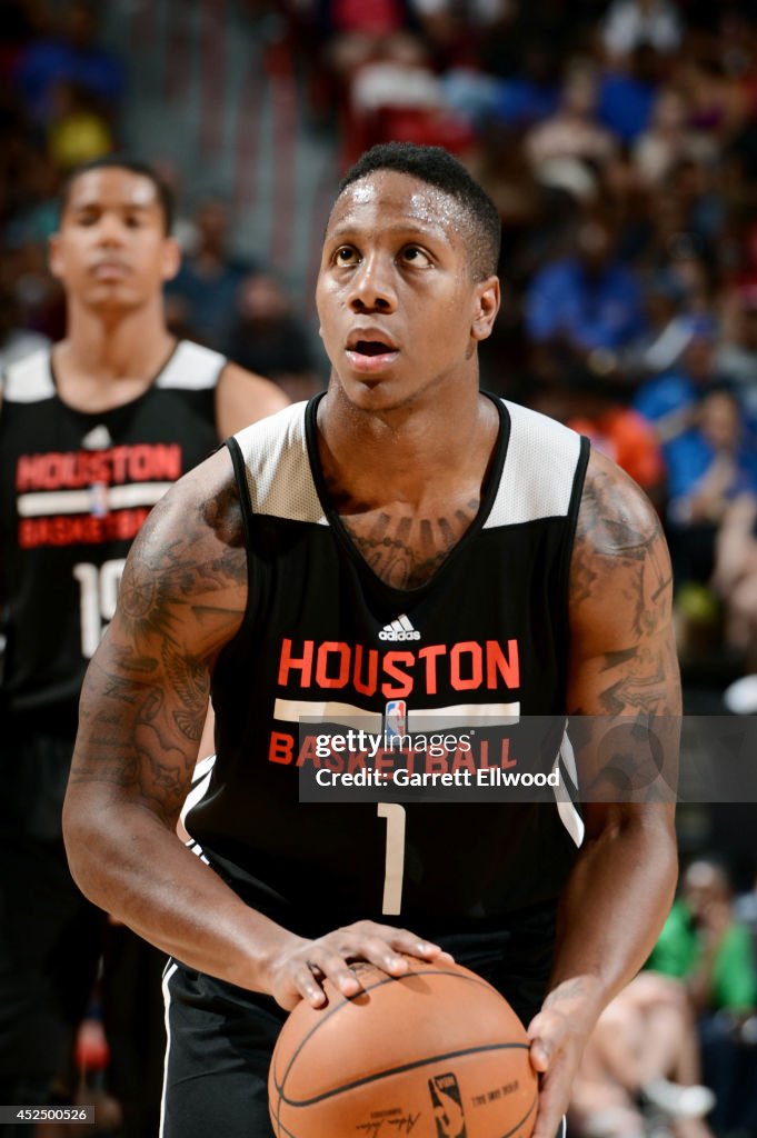 Houston Rockets v Sacramento Kings