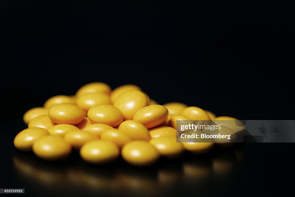 Images Of Over-The-Counter Medicines And Dietary Supplements By Japanese Drugmakers