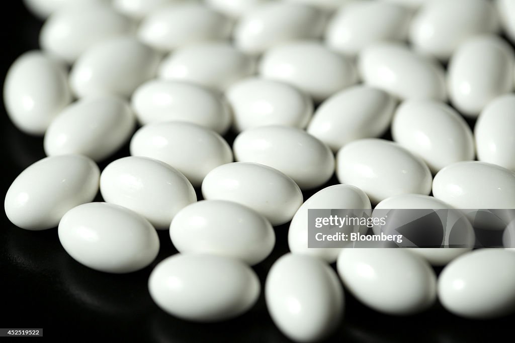 Images Of Over-The-Counter Medicines And Dietary Supplements By Japanese Drugmakers