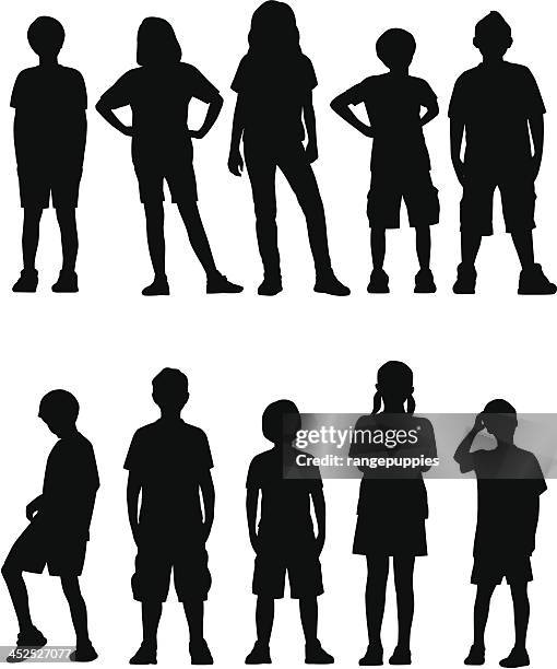 kids facing front - in silhouette 幅插畫檔、美工圖案、卡通及圖標