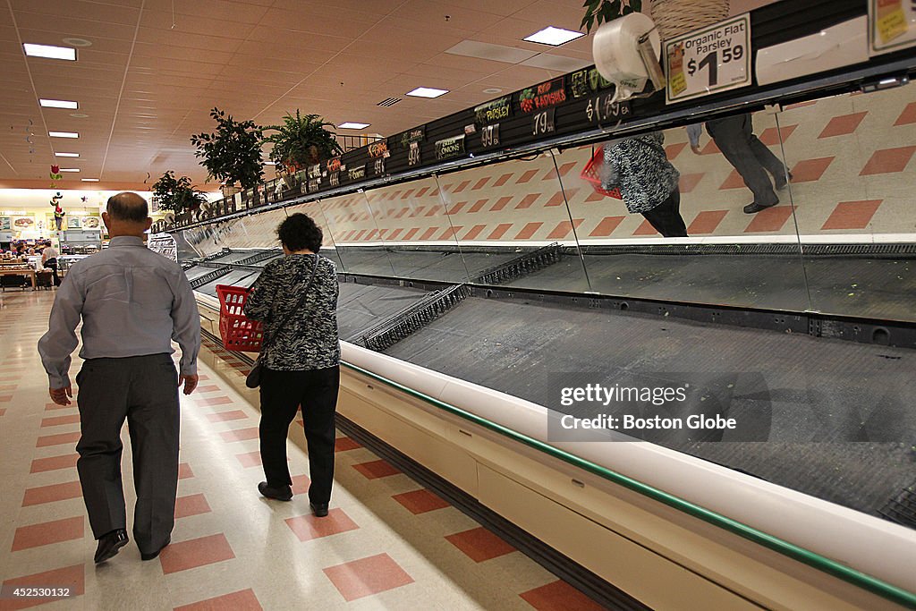 Battle Over Ousted Market Basket President