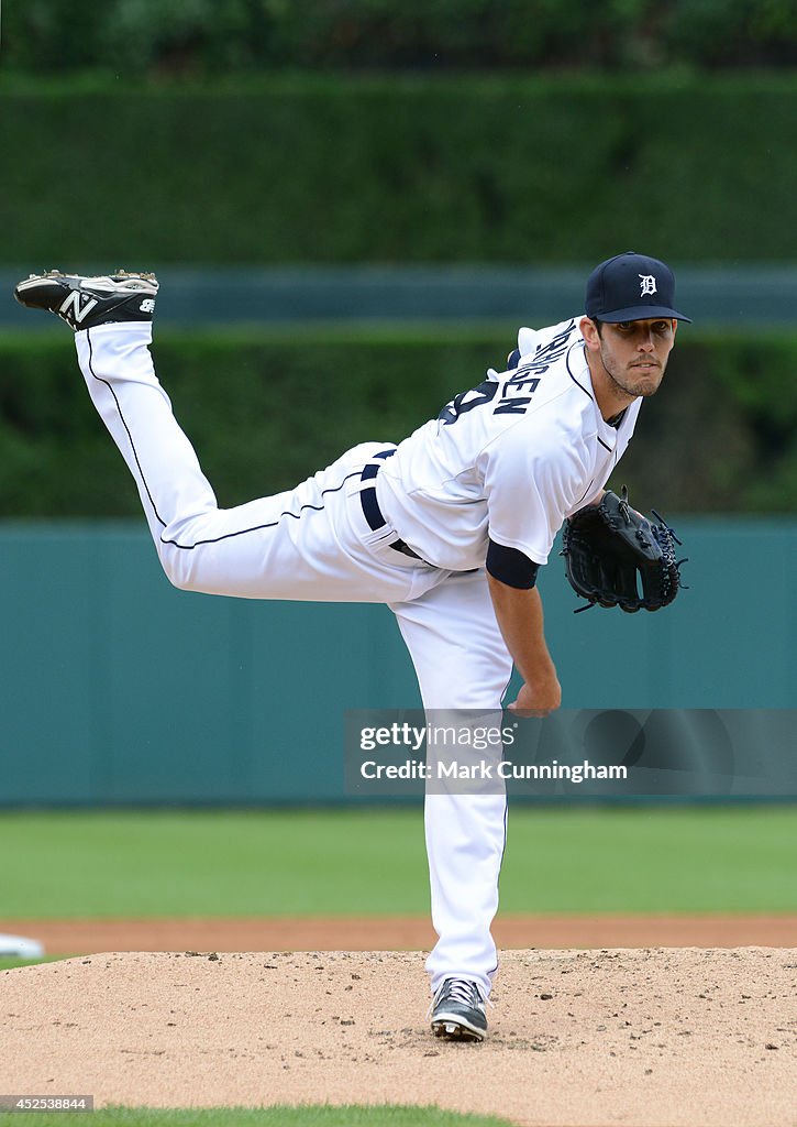 Cleveland Indians v Detroit Tigers - Game One