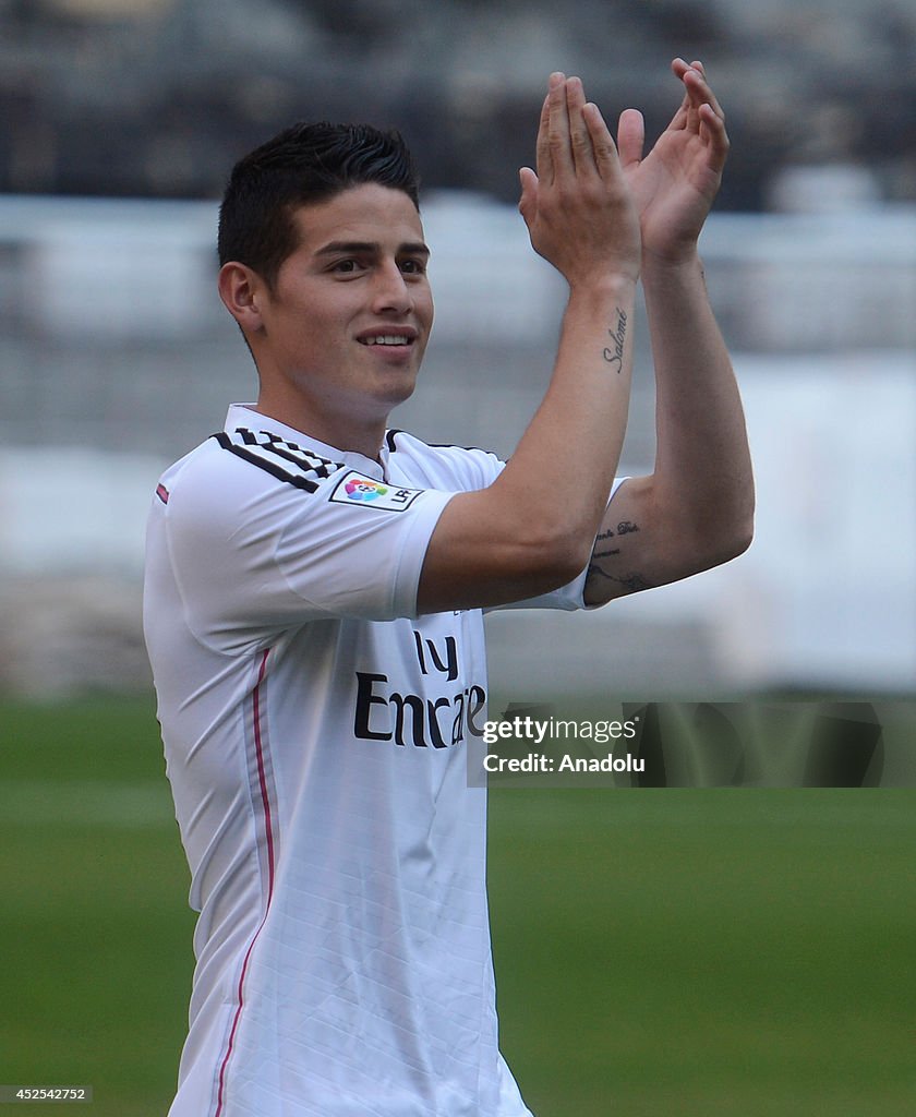 New transfer of Real Madrid James Rodriguez at Santiago Bernabeu stadium