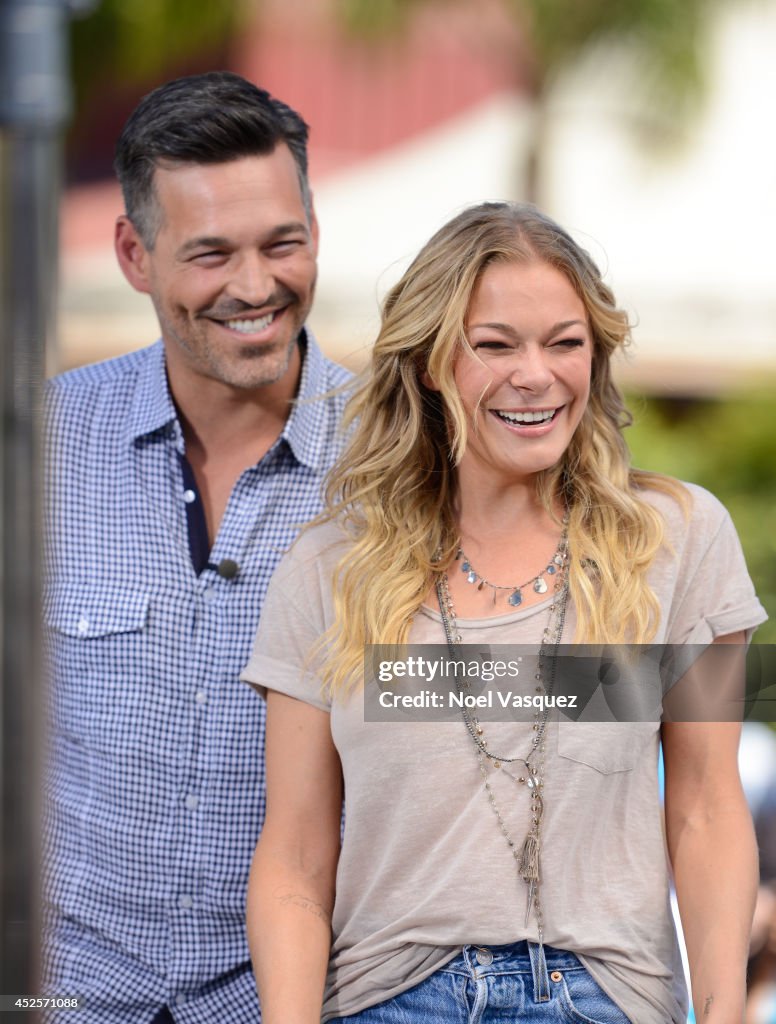 Eddie Cibrian, LeAnn Rimes, And Greg Poehler On "Extra"