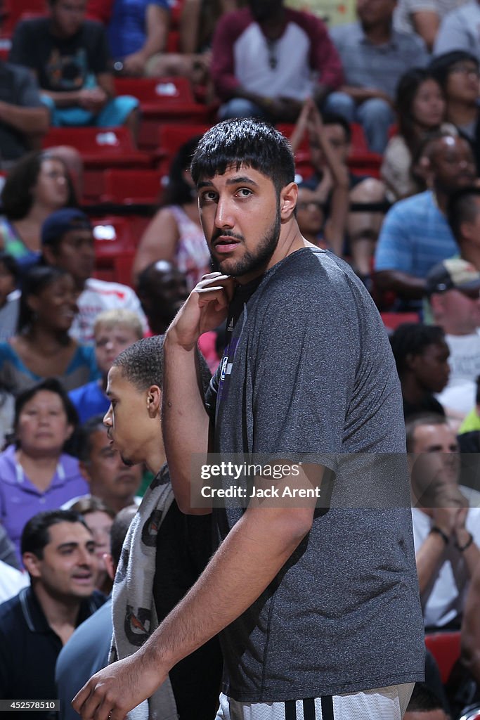 Houston Rockets v Sacramento Kings