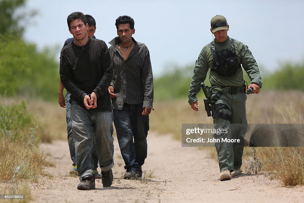 U.S. Agents Take Undocumented Immigrants Into Custody Near Texas-Mexico Border