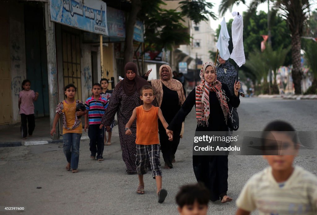 Palestinians flee Khan Yunis to safe areas
