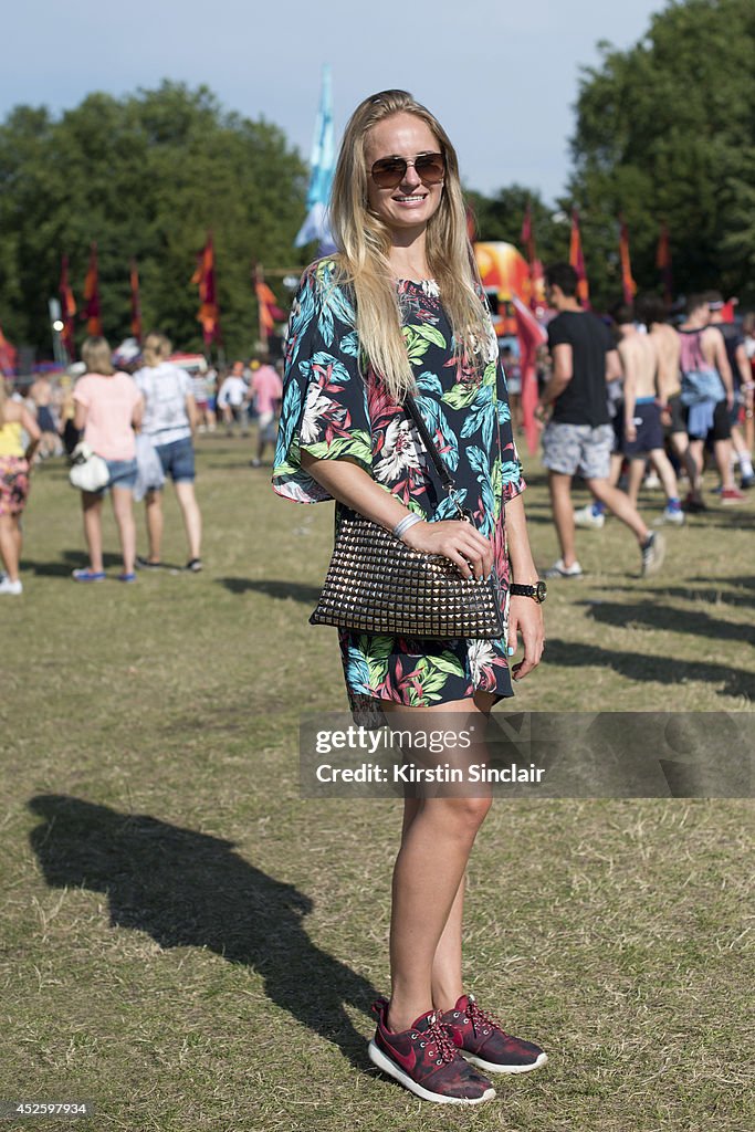 Street Style At Lovebox 2014