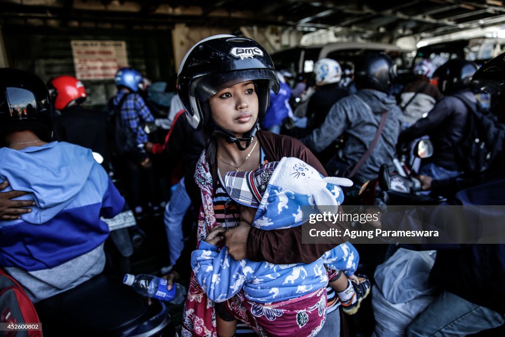 Indonesian Muslims Prepare To Return Home For Eid Al-Fitr Celebrations