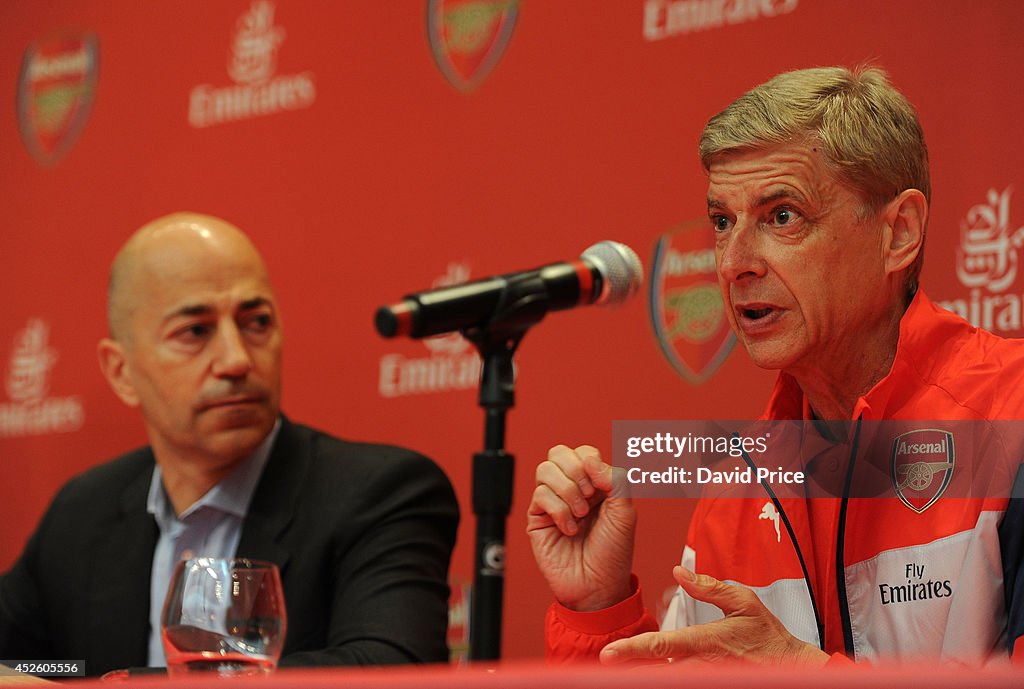 Arsenal Manager and CEO Attend Emirates Business Breakfast in New York