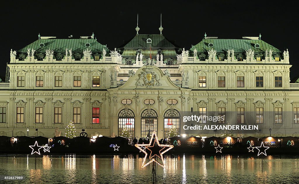 AUSTRIA-LIGHTS-CHRISTMAS-BELVEDERE