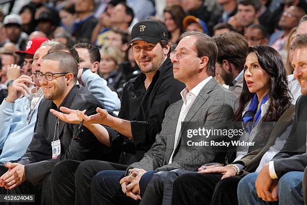 Poker player Phil Hellmuth with owner of the Golden State Warriors Joe Lacob during a game between the Memphis Grizzlies and the Golden State...