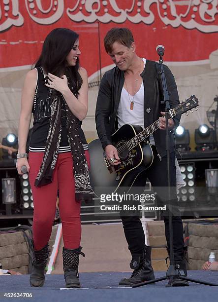 Shawna Thompson and Keifer Thompson of Thompson Square perform at Country Thunder USA - Day 1 on July 24, 2014 in Twin Lakes, Wisconsin.