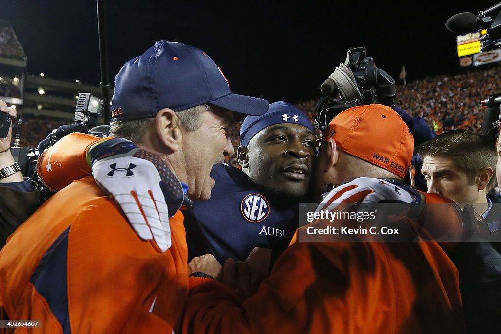 Alabama v Auburn