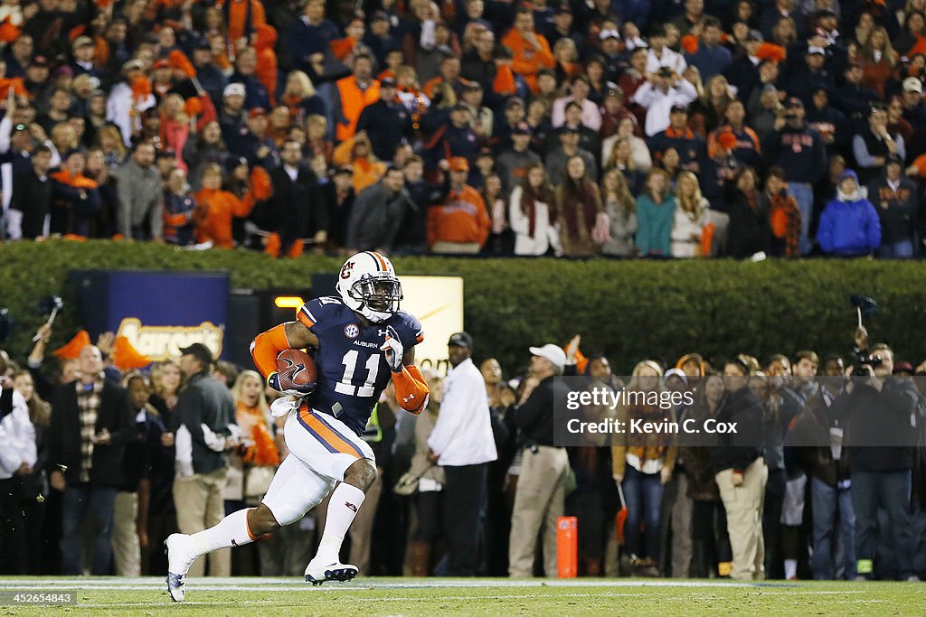 Alabama v Auburn