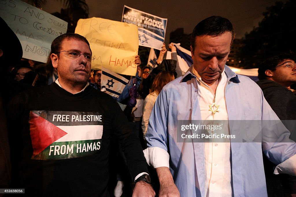 The Pro-Israel Jews hold a demonstration calling for peace...