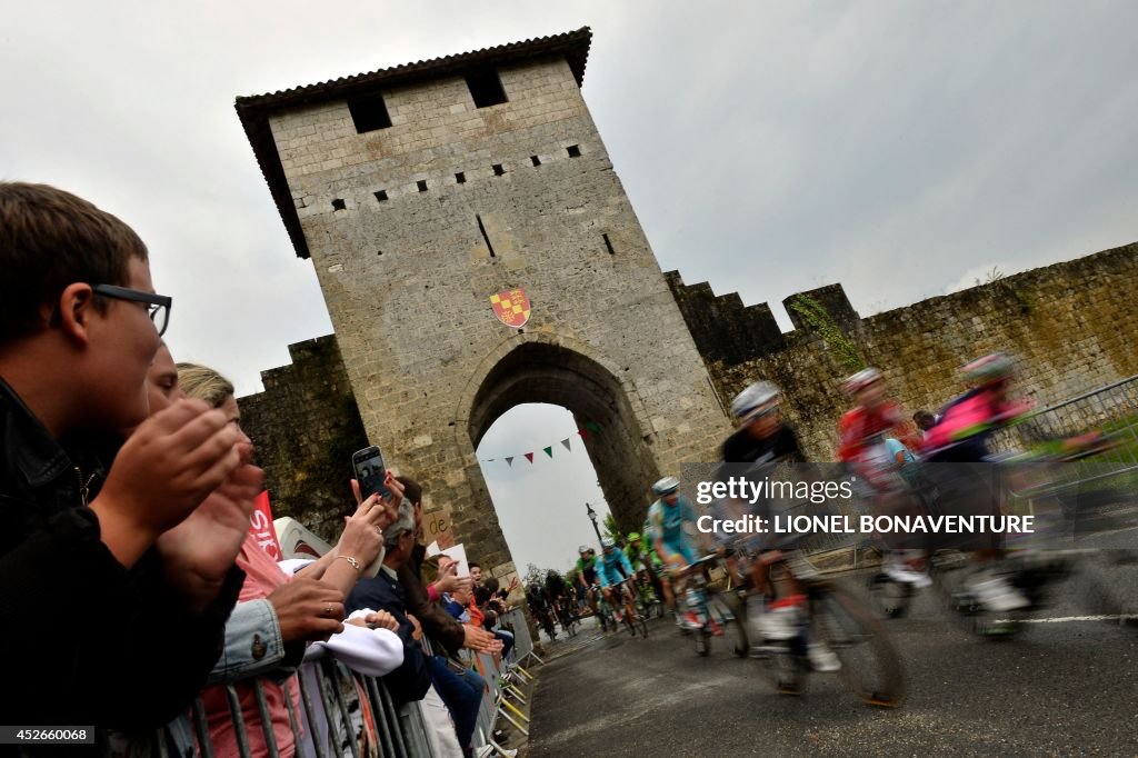 CYCLING-FRA-TDF2014-POSTCARD-FANS