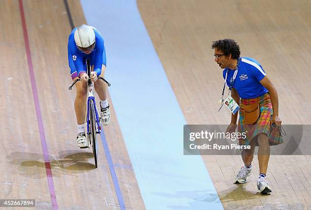 Katie Archibald of Scotland competes in the Womens 3000m Individual Pursuit Finals at Sir Chris Hoy Velodrome during day two of the Glasgow 2014...