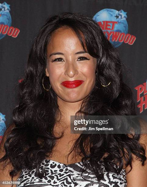 Kourtney Ramon Reed Courtney Reed Planet Hollywood Times Square Handprint Ceremony Photos ...