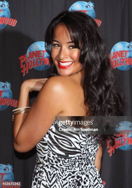 Kourtney Ramon Reed Courtney Reed Planet Hollywood Times Square Handprint Ceremony Photos ...