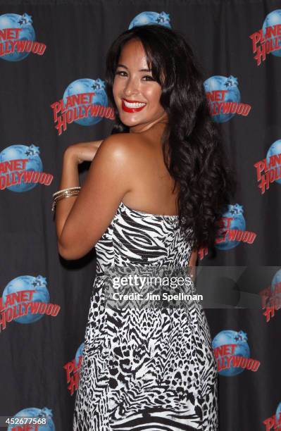 Kourtnee Reed Courtney Reed Planet Hollywood Times Square Handprint Ceremony Photos ...