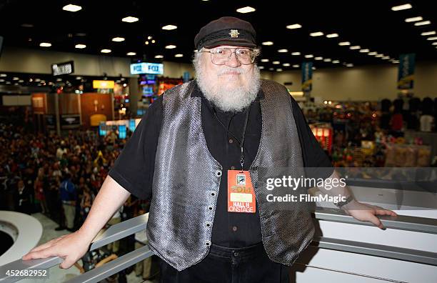 Signed Cast Photos and Premium High Res Pictures - Getty Images