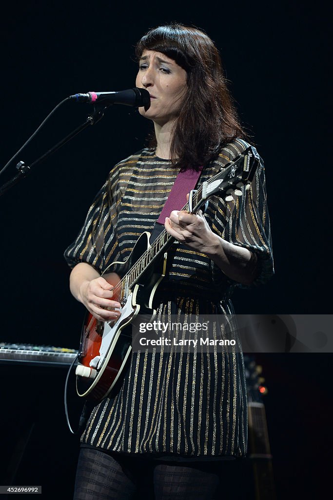 Sara Bareilles Performs At Hard Rock Live!