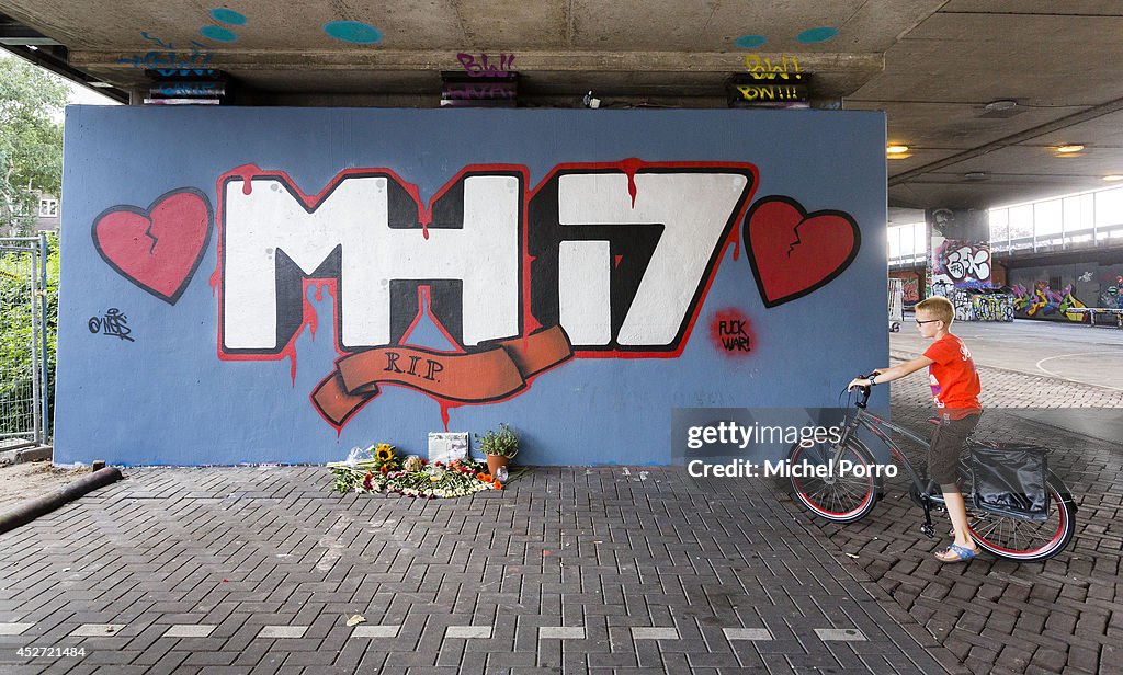 Dutch Reaction After 189 Of Their Citizens Perish On Flight MH17