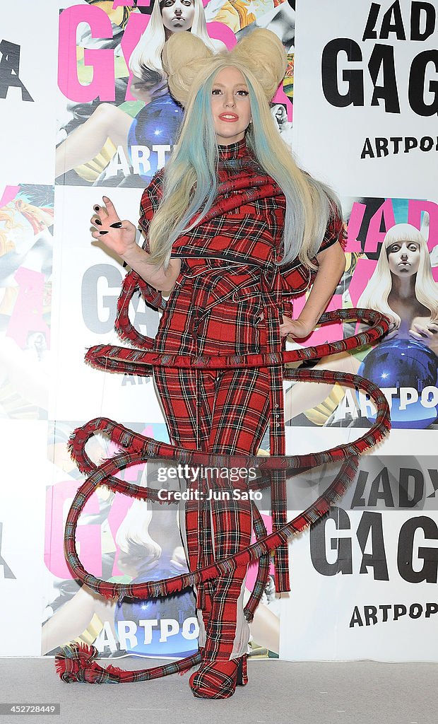 Lady Gaga New Album "Artpop" Press Conference