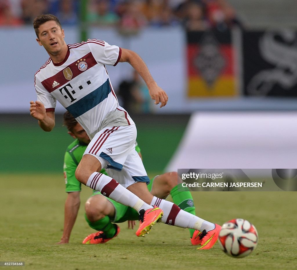 FBL-GER-TELEKOM-CUP-BAYERN MUNICH-MOENCHENGLADBACH