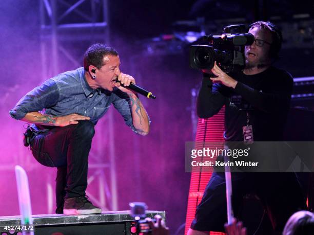 Singer Chester Bennington of Linkin Park performs onstage during the MTVu Fandom Awards at Comic-Con International 2014 at PETCO Park on July 24,...