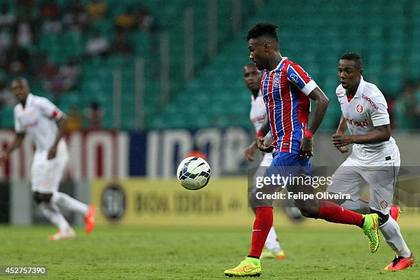 Rhayner of Bahia battles for the ball during the match between Bahia and Internacional as part of Brasileirao Series A 2014 at Arena Fonte Nova on...