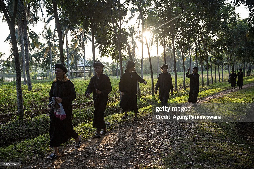 Eid Al Fitr Mass Prayer Held By Islamic Community An-Nadzir In South Sulawesi