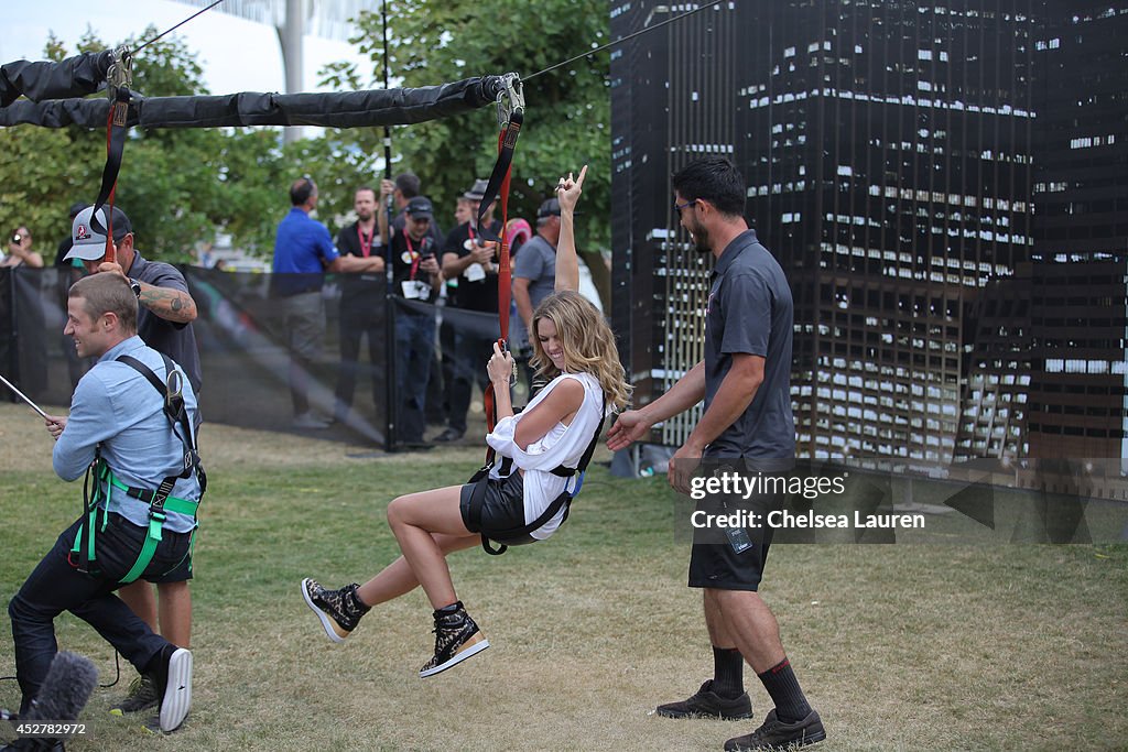 General Atmosphere - Day 3 - Comic-Con International 2014