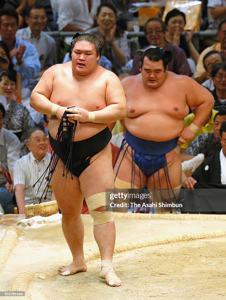 Grand Sumo Nagoya Tournament - Day 15