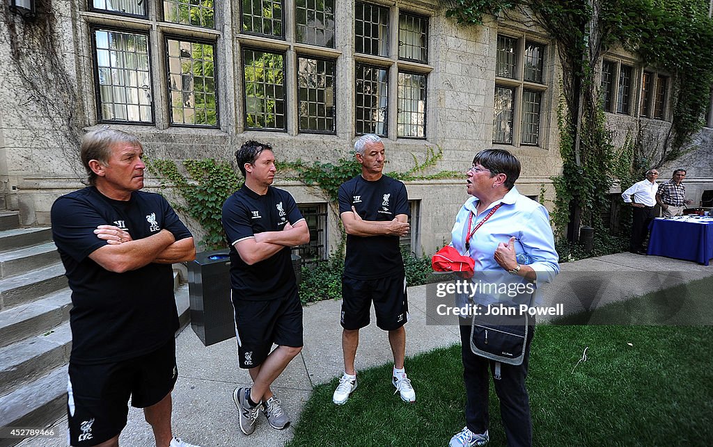 Liverpool FC Legends Visits Chicago Water Tower