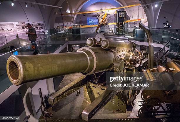 38 Cm Rockets Large Military Canon Photos and Premium High Res Pictures - Getty Images