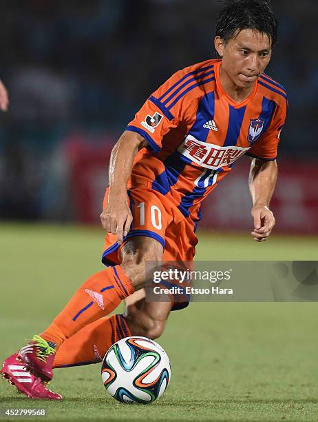 Atomu Tanaka of Albirex Niigata in action during the J. League match between Kawasaki Frontale and Albirex Niigata at Todoroki Stadium on July 27,...