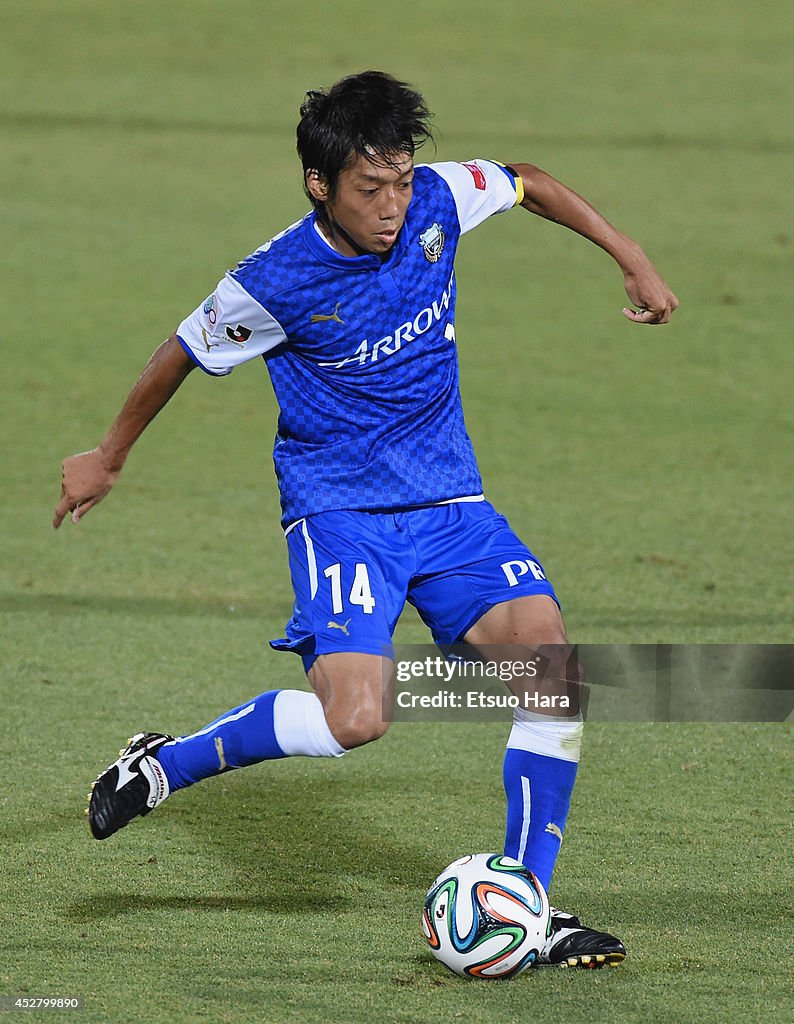Kawasaki Frontale v Albirex Niigata - J.League 2014
