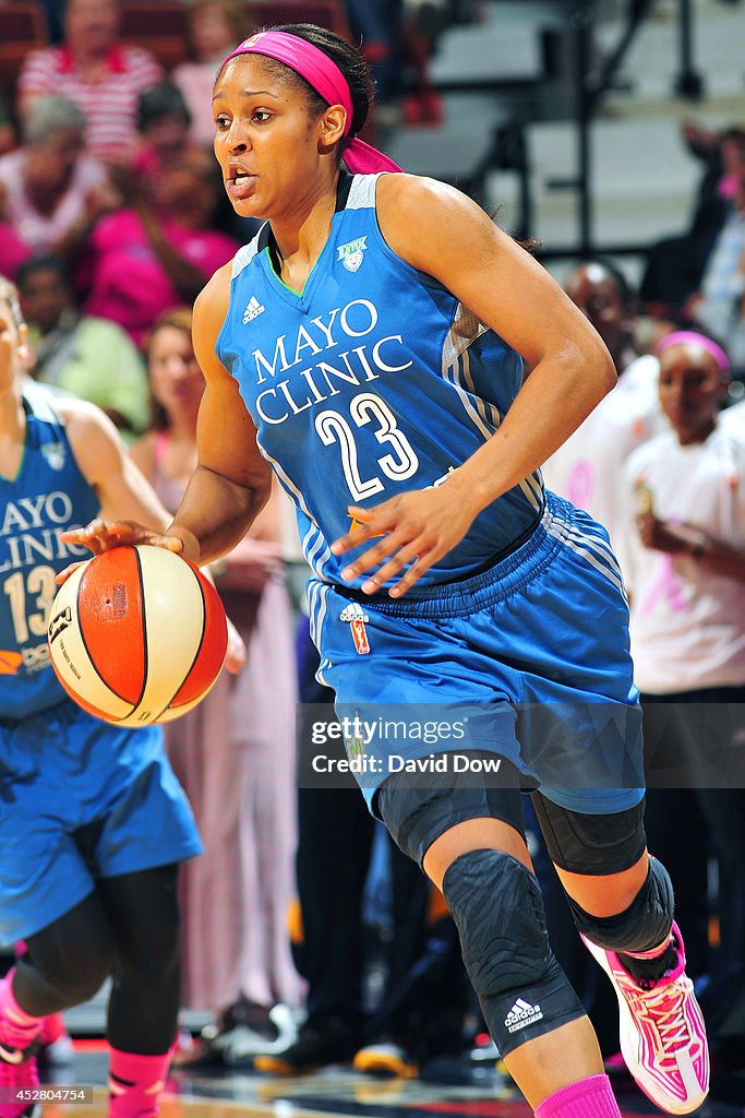 Minnesota Lynx v Connecticut Sun