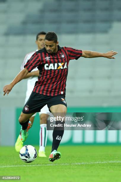 Dellatorre of Atletico-PR during the match between Atletico-PR and Fluminense for the Brazilian Series A 2014 at Arena da Baixada on July 27, 2014 in...